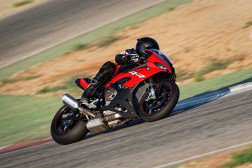 2019-BMW-S1000RR-04